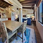 Upgraded 4 Bedrooms At 1849 Condos - Slopeside To Skiing & Mountain Biking