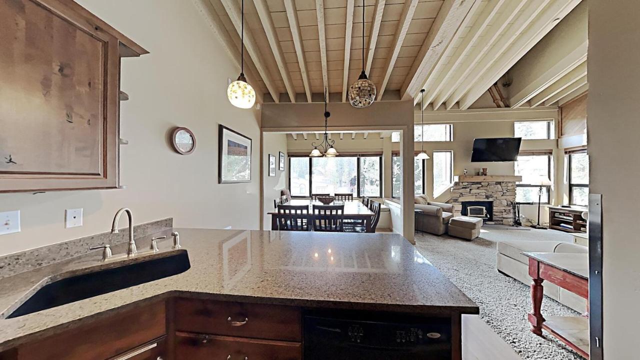 Apartment Upgraded 4 Bedrooms At 1849 - Slopeside To Skiing & Mountain Biking Mammoth Lakes