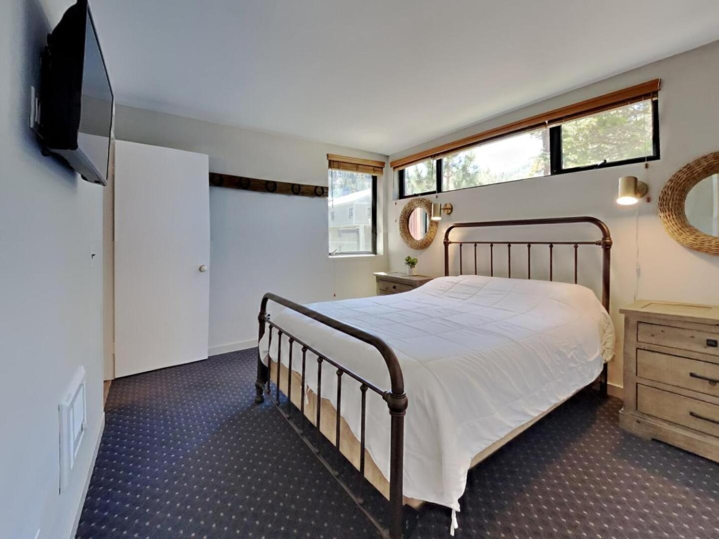 Upgraded 4 Bedrooms At 1849 - Slopeside To Skiing & Mountain Biking Apartment Mammoth Lakes