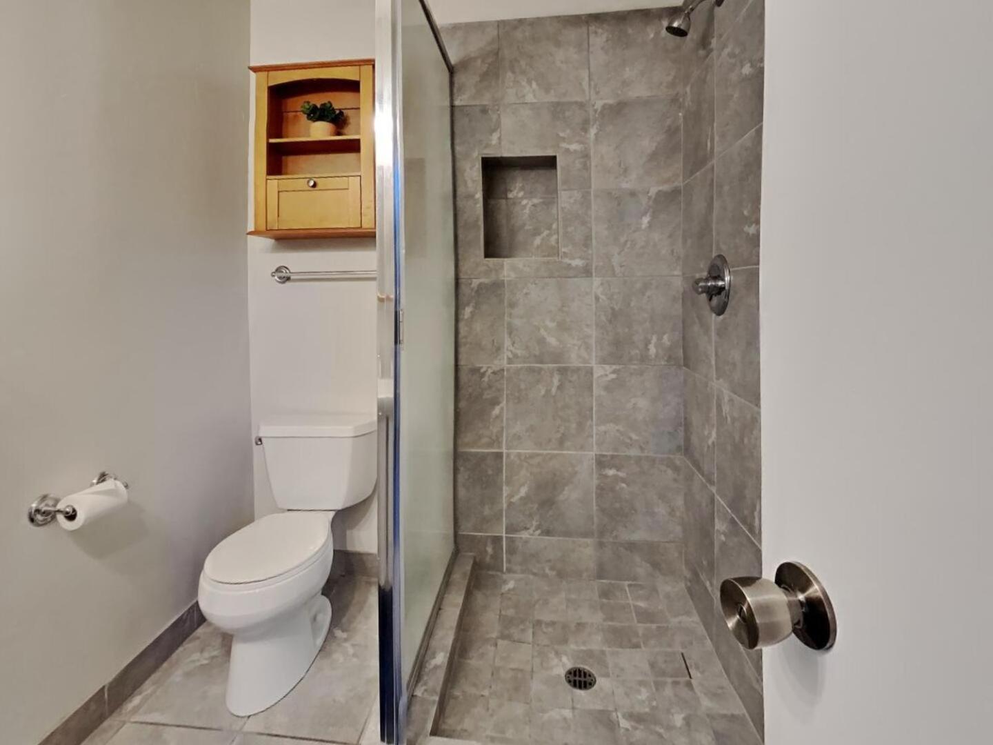 Apartment Upgraded 4 Bedrooms At 1849 - Slopeside To Skiing & Mountain Biking